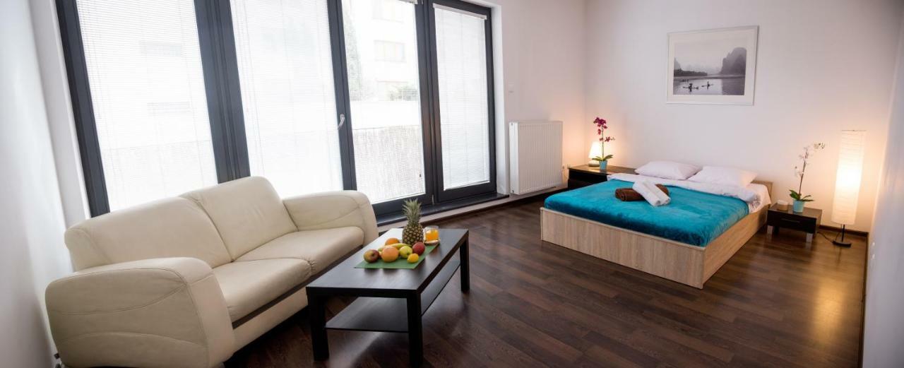 ורשה Dekart Arkadia Apartments מראה חיצוני תמונה